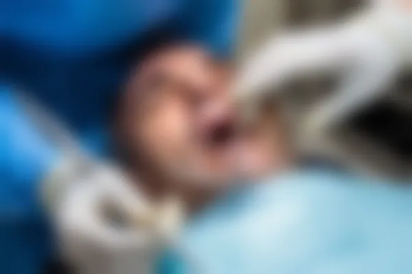 轻松拥有自信微笑，广州天河导航口腔门诊部牙齿矫正现仅需6800元起，原价8000元起，优惠力度不容错过！