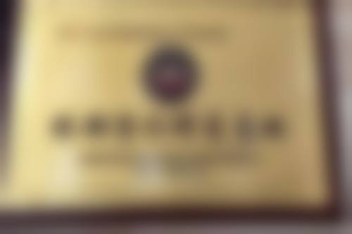 眼袋手术两侧不对称修复的时间：不同阶段的变化