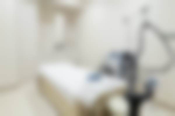 面部皮肤干燥泛红改善案例在北京小芙医疗美容诊所，陈媛院长专业治疗24小时恢复皮肤亮白